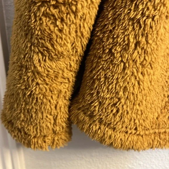 Patagonia Women's Brown Teddy Fleece Quarter-Zip Pullover - Picture 6 of 10